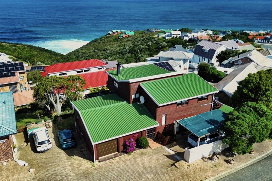 4 Bedroom Property for Sale in Herolds Bay Western Cape